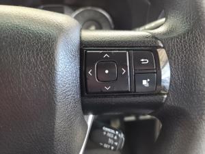 Toyota Hilux 2.4GD-6 double cab Raider manual - Image 10