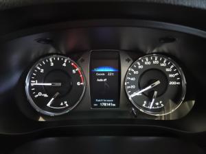 Toyota Hilux 2.4GD-6 double cab Raider manual - Image 11