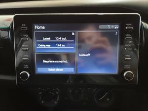 Toyota Hilux 2.4GD-6 double cab Raider manual - Image 14