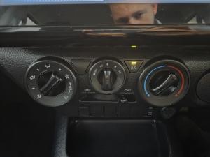 Toyota Hilux 2.4GD-6 double cab Raider manual - Image 15