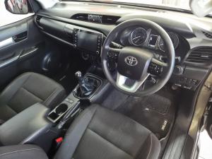 Toyota Hilux 2.4GD-6 double cab Raider manual - Image 16
