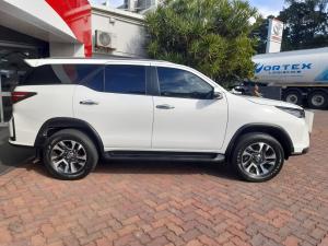 Toyota Fortuner 2.4GD-6 4x4 - Image 3
