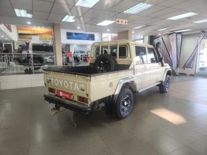 Toyota Land Cruiser 79 4.5D-4D V8 double cab LX - Image 2