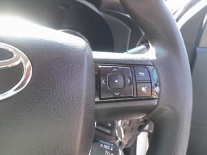 Toyota Hilux 2.4GD-6 double cab 4x4 Raider manual - Image 10