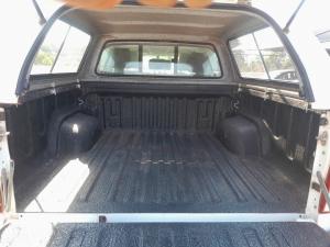 Toyota Hilux 2.4GD-6 double cab 4x4 Raider manual - Image 17