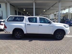 Toyota Hilux 2.4GD-6 double cab 4x4 Raider manual - Image 3