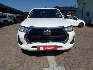 Toyota Hilux 2.4GD-6 double cab 4x4 Raider manual - Image 4