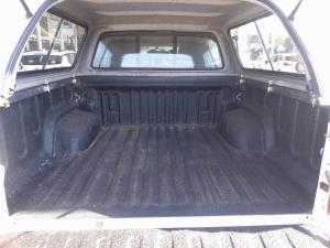 Toyota Hilux 2.4GD-6 double cab Raider manual - Image 17