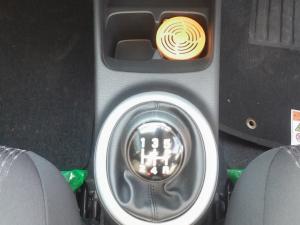 Toyota Vitz 1.0 XR manual - Image 11