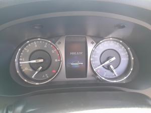 Toyota Hilux 2.4GD-6 double cab Raider manual - Image 11
