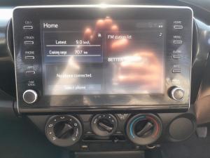Toyota Hilux 2.4GD-6 double cab Raider manual - Image 13