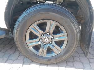 Toyota Hilux 2.4GD-6 double cab Raider manual - Image 18