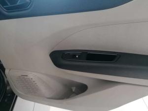 Renault Triber 1.0 Expression / Life - Image 16