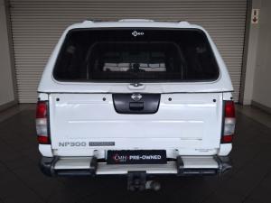 Nissan NP300 Hardbody 2.5TDi double cab Hi-rider - Image 5