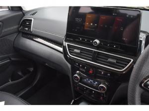 Mahindra XUV 3XO 1.2T AX7L - Image 17