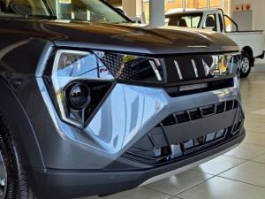 Mahindra XUV 3XO 1.2T MX3 manual - Image 2