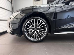Audi A3 sedan 35TFSI S line - Image 3