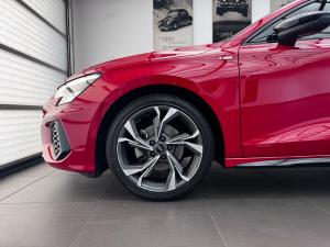 Audi A3 sedan 35TFSI S line - Image 6