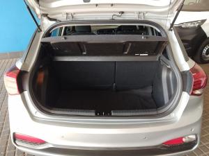 Hyundai i20 1.4 Fluid auto - Image 9