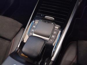Mercedes-Benz GLB GLB220d 4Matic AMG Line - Image 14