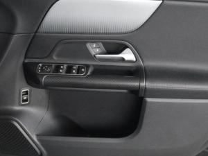 Mercedes-Benz GLA GLA200 - Image 16