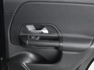 Mercedes-Benz GLA GLA200 - Image 19