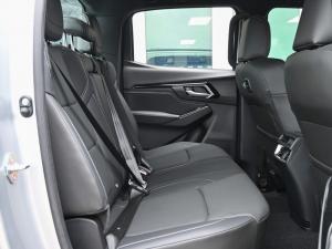Isuzu D-Max 3.0TD double cab V-Cross - Image 14