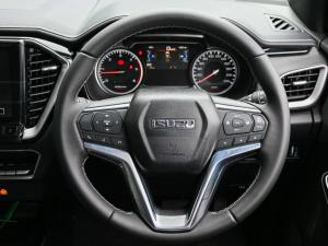Isuzu D-Max 3.0TD double cab V-Cross - Image 7