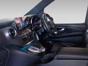 Mercedes-Benz V-Class V300d Exclusive - Image 11
