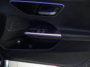 Mercedes-Benz C-Class C200 Avantgarde - Image 11
