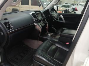 Toyota Land Cruiser 200 4.5D-4D V8 VX - Image 7