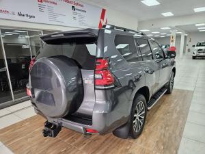 Toyota Land Cruiser Prado 2.8GD VX-L - Image 3