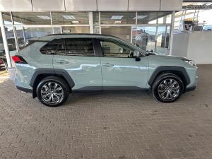 Toyota RAV4 2.0 GX-R AWD - Image 3