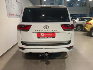 Toyota Land Cruiser 300 3.5T ZX - Image 5