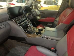 Toyota Land Cruiser 300 3.5T ZX - Image 7