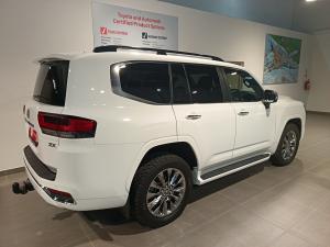 Toyota Land Cruiser 300 3.5T ZX - Image 2