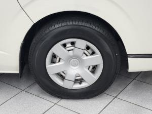 Toyota Hiace 2.5D-4D bus 14-seater GL - Image 11