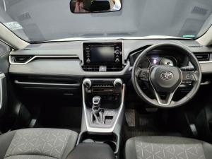 Toyota RAV4 2.0 GX auto - Image 6