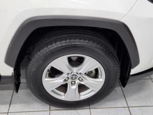 Toyota RAV4 2.0 GX auto - Image 8
