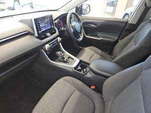 Toyota RAV4 2.0 GX auto - Image 9