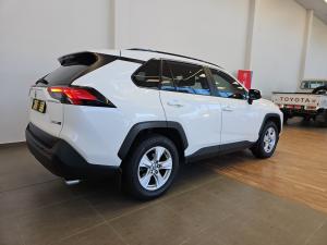 Toyota RAV4 2.0 GX auto - Image 2
