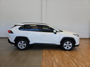 Toyota RAV4 2.0 GX auto - Image 4