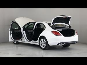 Mercedes-Benz C-Class C220d - Image 9