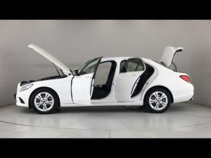 Mercedes-Benz C-Class C220d - Image 11