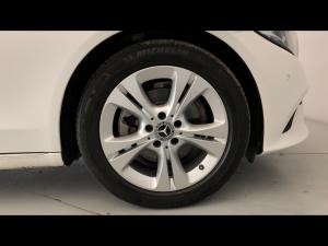 Mercedes-Benz C-Class C220d - Image 32