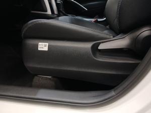 Toyota Corolla Cross 1.8 Hybrid XS - Image 15