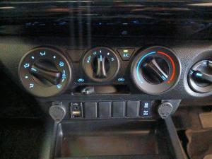 Toyota Hilux 2.8GD-6 Xtra cab 4x4 Legend auto - Image 15