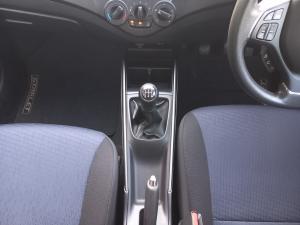 Toyota Starlet 1.4 XS - Image 11