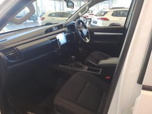 Toyota Hilux 2.4 GD-6 Raider 4X4 automaticD/C - Image 7