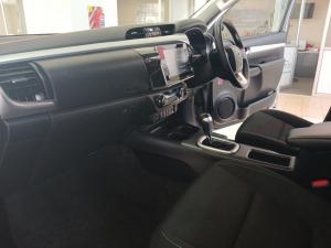 Toyota Hilux 2.8 GD-6 Raider 4X4 automaticD/C - Image 7